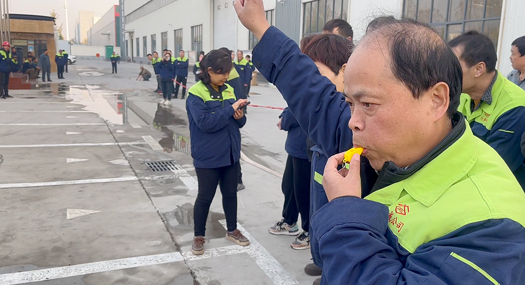 【應(yīng)急演練】消防三人兩帶大比拼，實(shí)戰(zhàn)演練爭(zhēng)分秒