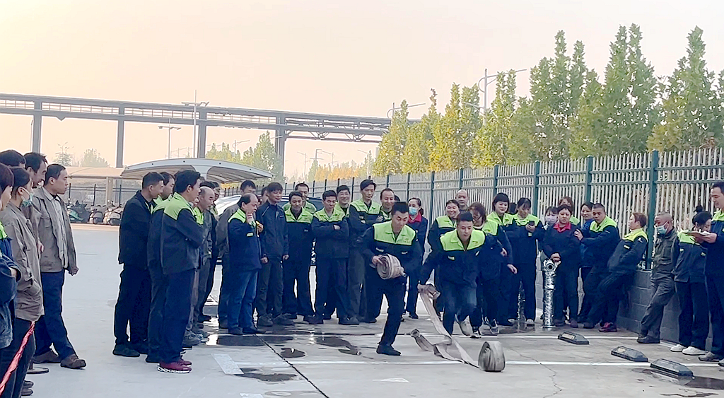 【應(yīng)急演練】消防三人兩帶大比拼，實(shí)戰(zhàn)演練爭(zhēng)分秒