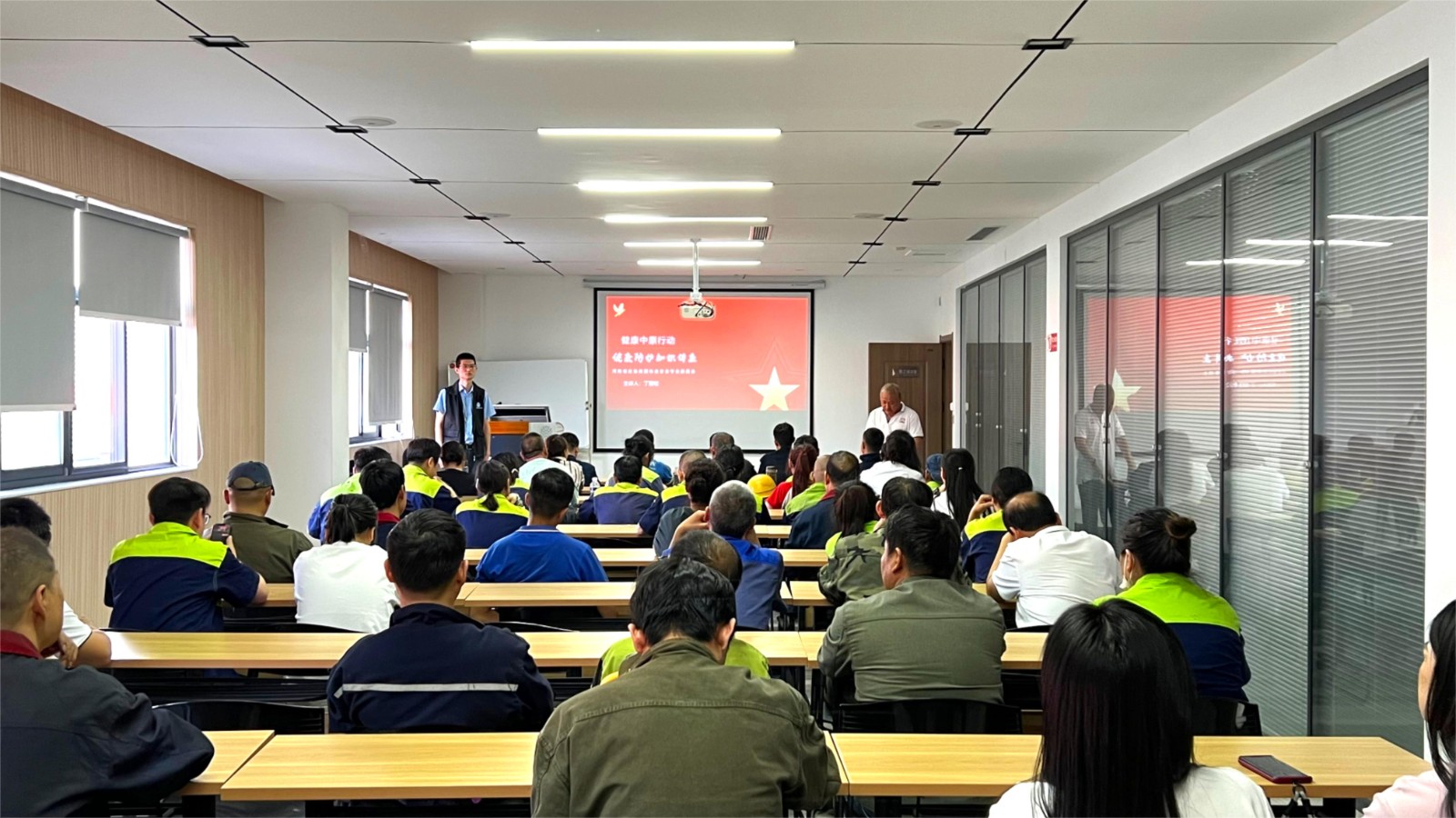 關愛健康——河南力威實業開展緊急救護與職業病防治知識培訓